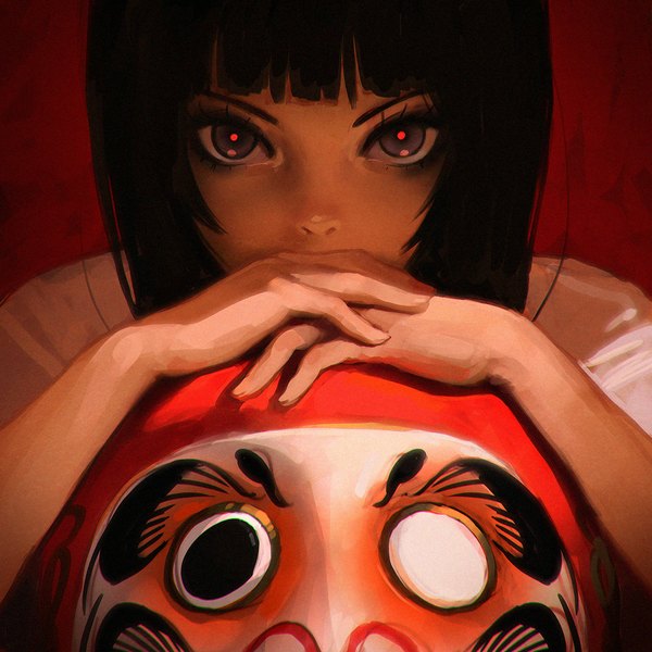Аниме картинка 1080x1080 с оригинальное изображение илья кувшинов один (одна) длинные волосы смотрит на зрителя чёлка голубые глаза чёрные волосы простой фон красные глаза красный фон прикрывание девушка кукла-дарума