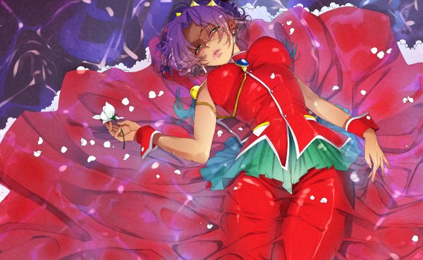 Anime picture 1381x850 with revolutionary girl utena j.c. staff himemiya anthy shirai single short hair wide image green eyes looking away purple hair lying sleeveless lipstick dark skin pink lipstick girl flower (flowers) earrings petals water