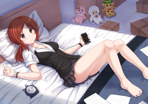 Anime picture 1336x945 with grand theft auto karen (gta) kazenokaze single looking at viewer blush fringe short hair smile holding brown eyes cleavage red hair indoors lying pleated skirt barefoot bare legs on back legs