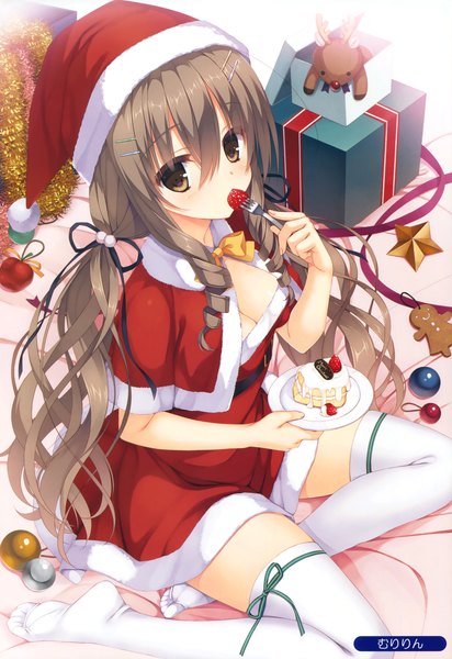 Anime picture 2270x3300 with original muririn single long hair tall image looking at viewer fringe highres light erotic hair between eyes brown hair brown eyes bent knee (knees) scan fur trim drill hair christmas girl thighhighs hat