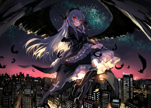 Anime picture 1000x714 with rozen maiden suigintou hikariz single long hair looking at viewer red eyes sky silver hair long sleeves wide sleeves cityscape flying black wings lolita fashion girl dress wings boots frills