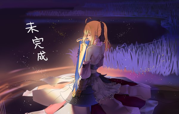 Anime picture 1600x1028 with fate (series) fate/stay night fate/unlimited codes studio deen type-moon artoria pendragon (all) saber lily cao xiong (tlb12121) single long hair blonde hair bare shoulders ponytail eyes closed girl ribbon (ribbons) weapon hair ribbon detached sleeves sword