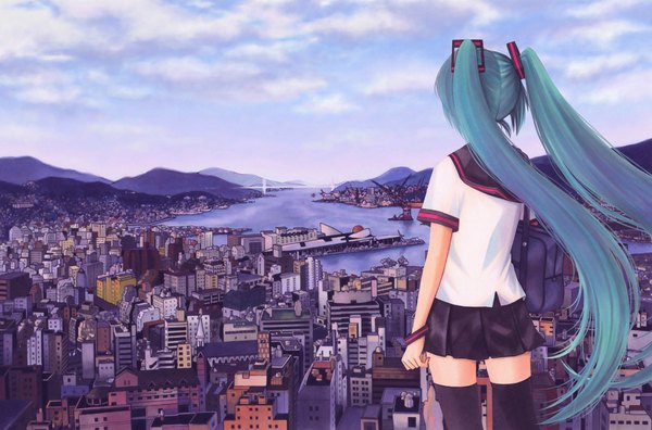 Anime picture 1000x660 with vocaloid hatsune miku koto fuzuki single twintails cloud (clouds) very long hair aqua hair zettai ryouiki city girl thighhighs skirt black thighhighs miniskirt shirt serafuku bracelet