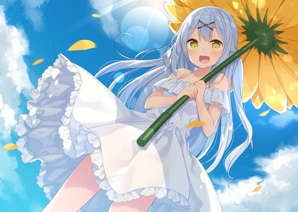 Anime picture 1406x1000 with original bekotarou single long hair looking at viewer blush fringe open mouth smile standing bare shoulders holding yellow eyes sky silver hair cloud (clouds) outdoors :d wind sunlight
