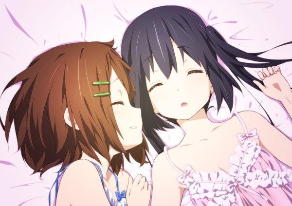 Anime picture 1433x1012 with k-on! kyoto animation hirasawa yui nakano azusa errant short hair black hair brown hair multiple girls cleavage eyes closed sleeping girl hair ornament 2 girls bobby pin