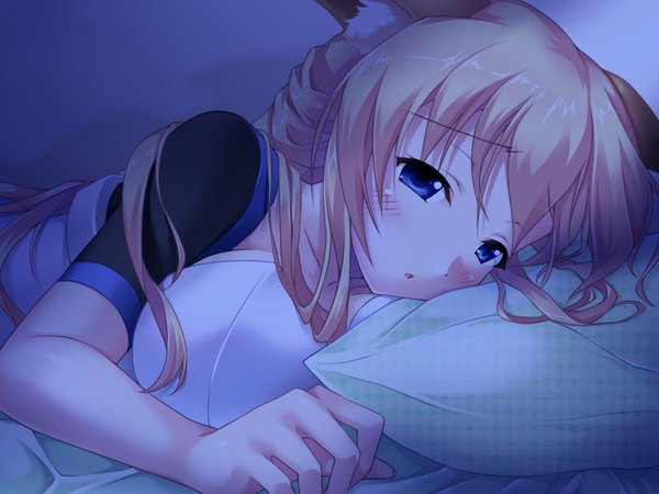 Anime picture 800x600 with sakura iro quartet ui (sakura no iro quartet) piromizu single long hair looking at viewer blush blue eyes light erotic blonde hair animal ears game cg lying parted lips night :o short sleeves fox ears fox girl girl