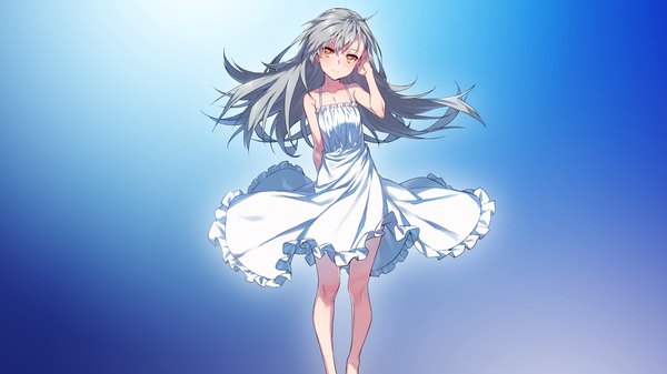 Anime picture 3840x2160 with closers tina (closers) assassinwarrior supernew single long hair looking at viewer fringe highres simple background smile hair between eyes wide image standing bare shoulders absurdres full body ahoge head tilt grey hair