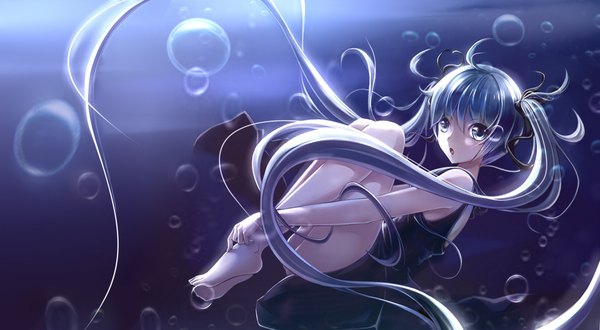 Anime picture 1960x1080 with vocaloid shinkai shoujo (vocaloid) hatsune miku tagme (artist) single looking at viewer highres open mouth blue eyes wide image twintails blue hair very long hair barefoot underwater girl dress hair ornament black dress bubble (bubbles)