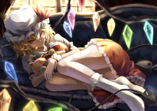 Anime picture 1275x900 with touhou flandre scarlet kamiljm single looking at viewer short hair blonde hair red eyes girl dress wings socks frills white socks toy stuffed animal bonnet couch crystal