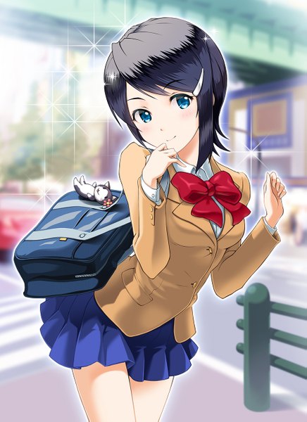 Anime picture 951x1309 with idolmaster idolmaster dearly stars mizutani eri argon single tall image looking at viewer short hair blue eyes black hair girl skirt uniform school uniform bowtie school bag trinket