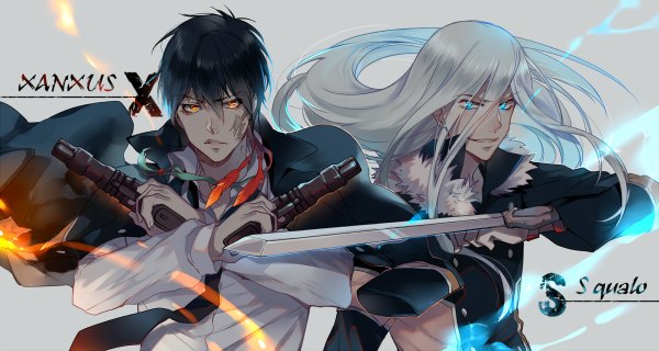 Anime picture 1200x640 with katekyou hitman reborn superbi squalo xanxus ekita xuan long hair looking at viewer fringe short hair blue eyes black hair simple background hair between eyes wide image silver hair upper body grey background multiple boys orange eyes fur trim character names