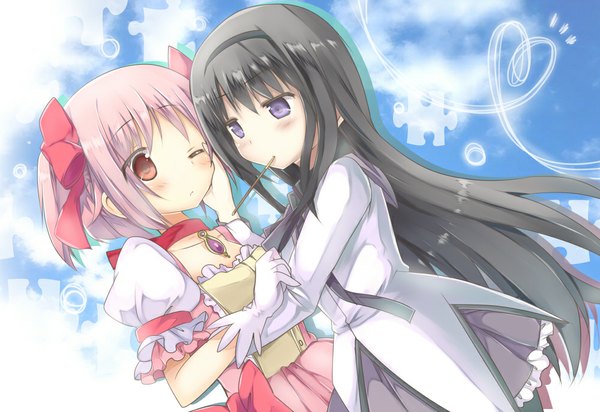 Anime picture 1000x687 with mahou shoujo madoka magica shaft (studio) akemi homura kaname madoka mishima kurone long hair blush short hair black hair red eyes purple eyes multiple girls pink hair one eye closed wink heart of string girl dress gloves bow