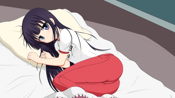 Anime picture 2400x1350 with working!! a-1 pictures yamada aoi tom-ani (artist) single long hair blush highres black hair smile wide image purple eyes lying loli girl uniform pillow gym uniform