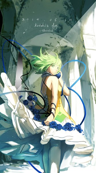 Anime picture 600x1080 with touhou komeiji koishi untitiled single tall image fringe short hair holding green eyes looking back green hair walking no hat girl dress flower (flowers) ribbon (ribbons) petals rose (roses) blue rose