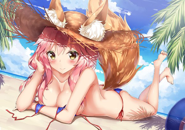 Anime picture 1100x778 with fate (series) fate/extra tamamo (fate) (all) tamamo no mae (swimsuit lancer) (fate) rong yi tan single long hair blush breasts light erotic smile large breasts bare shoulders animal ears yellow eyes payot pink hair cloud (clouds) full body bent knee (knees)