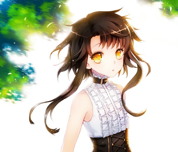 Anime picture 800x684 with sword girls sita vilosa keikazz single looking at viewer fringe short hair brown hair bare shoulders yellow eyes asymmetrical hair girl plant (plants) tree (trees) collar corset