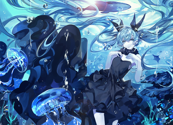 Anime picture 1000x723 with vocaloid shinkai shoujo (vocaloid) hatsune miku saberiii single looking at viewer fringe smile hair between eyes twintails ahoge very long hair head tilt aqua eyes sunlight aqua hair floating hair hand on chest underwater white skin