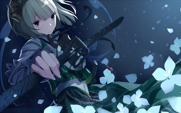 Anime picture 1280x800 with touhou konpaku youmu atha (leejuiping) single looking at viewer short hair blue eyes white hair dark background girl dress flower (flowers) weapon petals sword katana