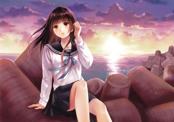 Anime picture 3069x2164 with original eshi 100-nin ten fukahire (ruinon) single long hair highres black hair sitting brown eyes absurdres sky cloud (clouds) evening sunset girl serafuku sea