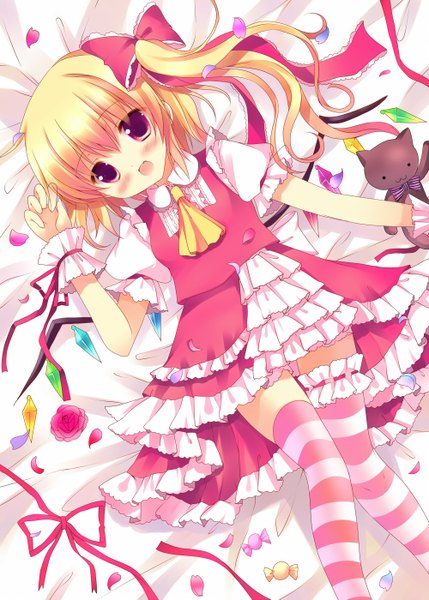 Anime picture 1000x1399 with touhou flandre scarlet azumi kazuki tall image blush short hair open mouth blonde hair red eyes one side up girl thighhighs bow ribbon (ribbons) hair bow petals wings food frills sweets