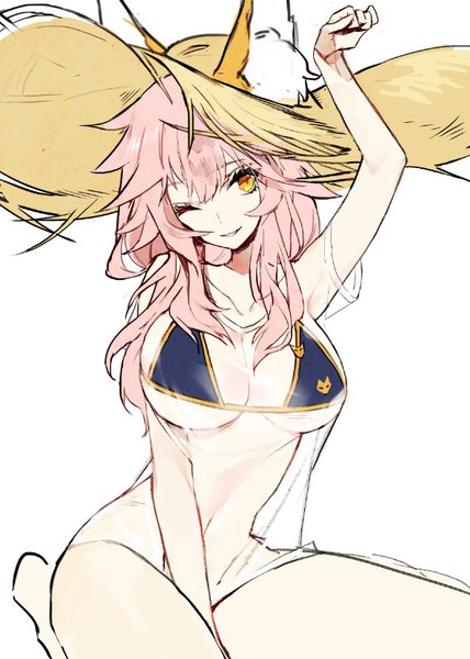 イラスト 593x831 と Fateシリーズ fate/grand order tamamo (fate) (all) 玉藻の前(水着) mo (mocopo) ソロ 長髪 長身像 前髪 おっぱい light erotic simple background 笑顔 hair between eyes 大きな乳房 白背景 獣耳 looking away ピンク髪 尻尾