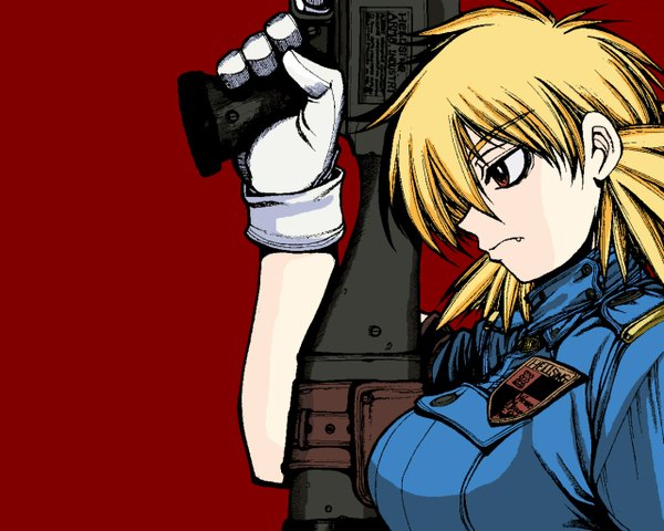 Anime picture 1280x1024 with hellsing seras victoria simple background blonde hair red eyes red background vampire girl uniform weapon military uniform rifle