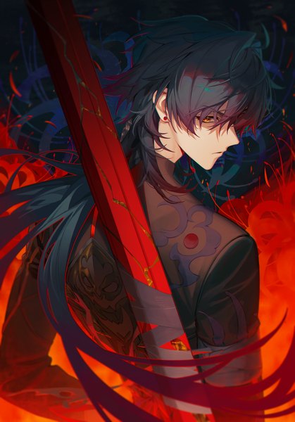 Anime picture 1600x2289 with honkai: star rail honkai (series) blade (honkai: star rail) mincho single long hair tall image fringe black hair hair between eyes red eyes upper body profile looking back from above from behind boy weapon earrings sword