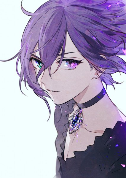 Anime picture 1253x1770 with original tayuya1130 single tall image looking at viewer fringe simple background hair between eyes purple eyes green eyes purple hair ahoge upper body wind heterochromia blue background expressionless androgynous boy earrings