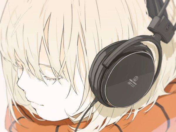 Anime picture 1600x1200 with original audio-technica loundraw single fringe short hair blonde hair signed eyes closed close-up face girl headphones scarf wire (wires)