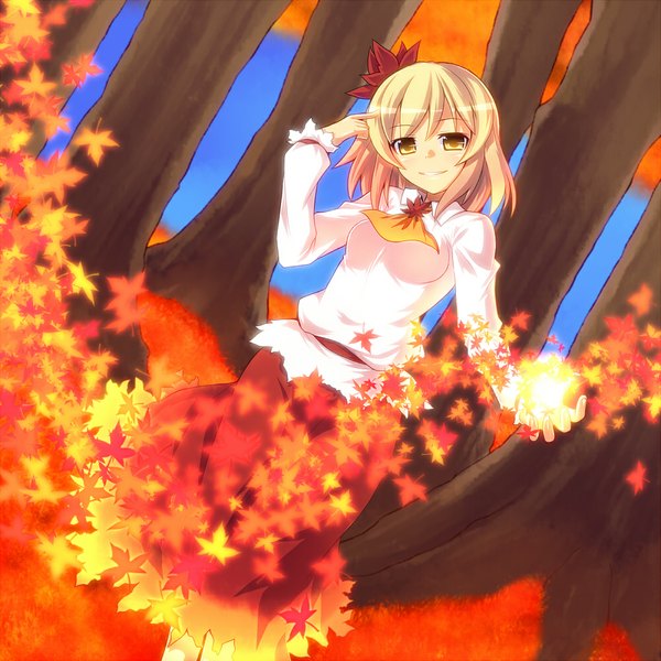Anime picture 1000x1000 with touhou aki shizuha saemon (tonpura) single short hair blonde hair smile yellow eyes girl dress plant (plants) tree (trees) leaf (leaves)
