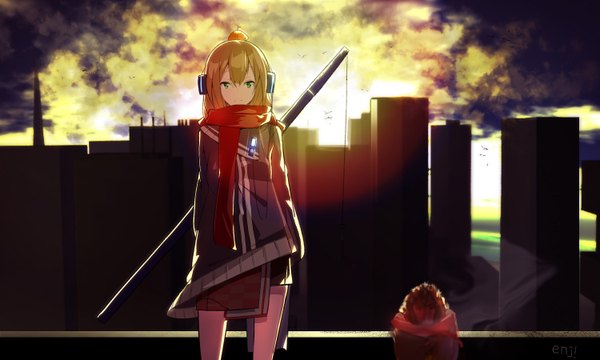 Anime picture 1500x900 with original enj! single long hair looking at viewer fringe blonde hair hair between eyes wide image standing green eyes sky cloud (clouds) lens flare city evening sunset cityscape sheathed girl