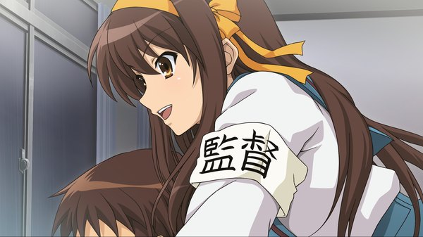 Anime picture 1920x1080 with suzumiya haruhi no yuutsu kyoto animation suzumiya haruhi long hair highres open mouth brown hair wide image brown eyes game cg girl boy uniform school uniform hairband