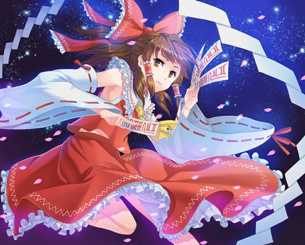 Anime picture 1000x805 with touhou hakurei reimu kail single long hair looking at viewer brown hair brown eyes miko girl skirt detached sleeves petals skirt set ofuda