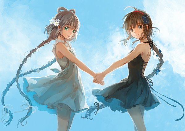 Anime picture 1132x800 with vocaloid vocaloid china luo tianyi yuezheng ling palesnow looking at viewer smile brown hair bare shoulders multiple girls brown eyes green eyes sky cloud (clouds) ahoge braid (braids) very long hair hair flower twin braids single braid