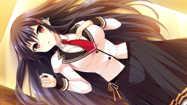 イラスト 1920x1080 と mote sugite shuraba na ore (game) kuonji aoi 結城リカ ソロ 長髪 カメラ目線 赤面 前髪 highres おっぱい 赤い目 wide image 茶目 game cg purple hair lying parted lips pleated skirt hair flower on back