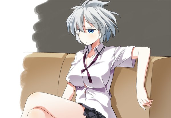 Anime picture 900x625 with saki kosegawa shiromi umekichi single fringe short hair breasts blue eyes large breasts sitting pleated skirt grey hair crossed legs girl skirt uniform school uniform shirt white shirt couch