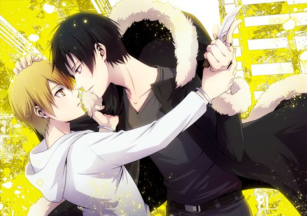 Anime picture 1119x788 with durarara!! brains base (studio) orihara izaya kida masaomi kaorie (artist) short hair black hair blonde hair red eyes yellow eyes profile holding hands face to face shounen ai boy hood ring knife