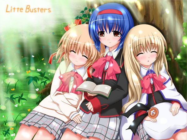 Anime picture 1067x800 with little busters! key (studio) noumi kudryavka kamikita komari nishizono mio tyawan (tyotoko) long hair short hair blonde hair smile sitting multiple girls brown eyes blue hair girl uniform plant (plants) school uniform hairband 3 girls