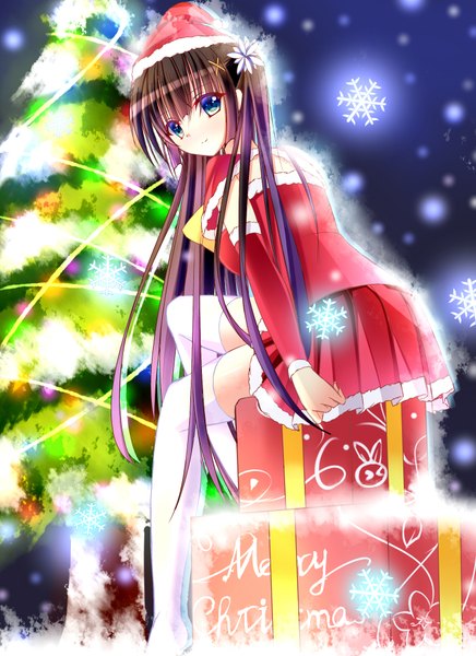 Anime picture 1476x2031 with original tongtongtong single long hair tall image fringe blue eyes black hair sitting blurry snowing christmas winter merry christmas girl thighhighs dress hat white thighhighs gift