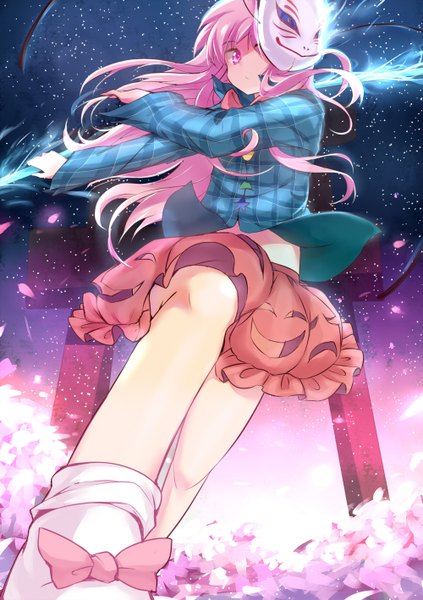 Anime picture 1000x1418 with touhou hata no kokoro caibao single long hair tall image looking away pink hair pink eyes night from below night sky glowing fighting stance mask on head girl shirt petals mask torii
