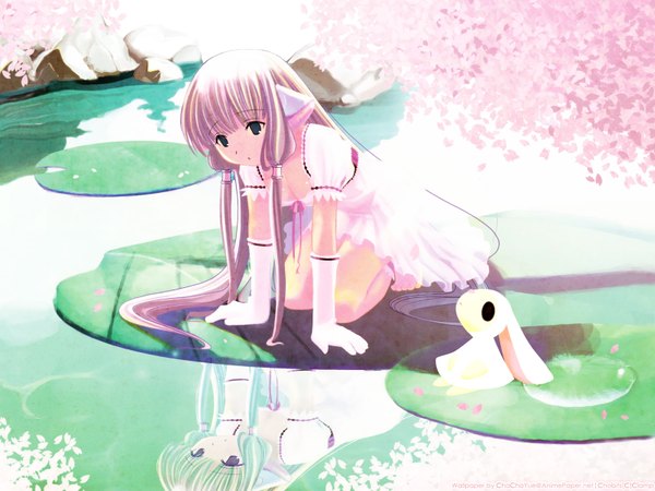 Anime picture 1600x1200 with chobits clamp chii atashi (chobits) koutaro single fringe blonde hair sitting very long hair black eyes wallpaper cherry blossoms looking down reflection lake different reflection girl dress gloves