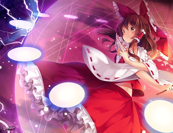 Anime picture 989x764 with touhou hakurei reimu hitsukuya single long hair blush smile brown hair brown eyes looking away traditional clothes japanese clothes wide sleeves magic crossed arms miko girl skirt navel bow