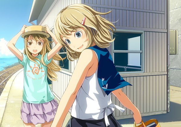 Anime picture 1131x800 with original sody (artist) long hair short hair open mouth blue eyes blonde hair multiple girls brown eyes sky wind girl hair ornament 2 girls hat hairclip sea building (buildings)