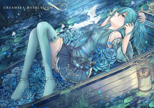 Anime picture 1024x724 with vocaloid hatsune miku creamsea single long hair blush fringe breasts hair between eyes bare shoulders signed bent knee (knees) lying parted lips pleated skirt aqua eyes aqua hair wide sleeves on back tattoo