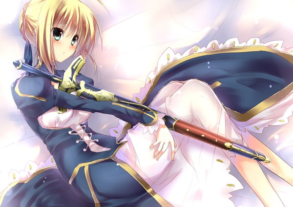 Anime picture 3541x2507 with fate (series) fate/stay night type-moon artoria pendragon (all) saber amane ruri single blush highres short hair blonde hair green eyes absurdres girl dress weapon sword