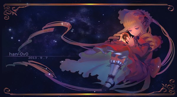 Anime picture 1052x577 with rozen maiden shinku han-0v0 single long hair fringe blue eyes blonde hair wide image twintails bent knee (knees) night night sky drill hair glow constellation girl dress flower (flowers) hat