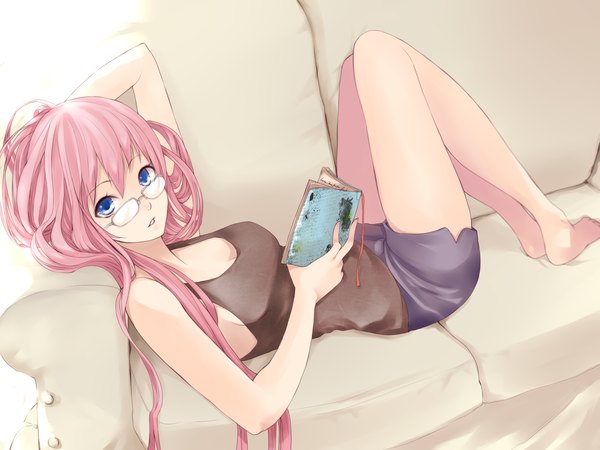 Anime picture 2000x1500 with vocaloid megurine luka roku (hikokeng) single long hair highres open mouth blue eyes bare shoulders pink hair lying very long hair barefoot reclining reading girl glasses shorts book (books) couch