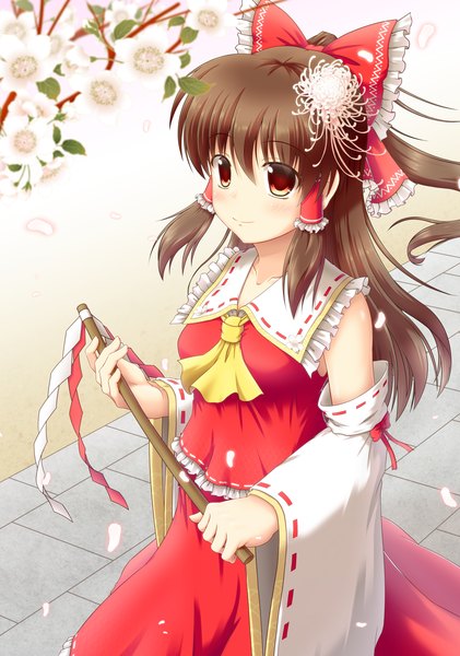 Anime picture 1042x1485 with touhou hakurei reimu yuu hitoshi long hair tall image blush smile red eyes brown hair traditional clothes cherry blossoms miko girl skirt bow plant (plants) hair bow detached sleeves petals tree (trees)