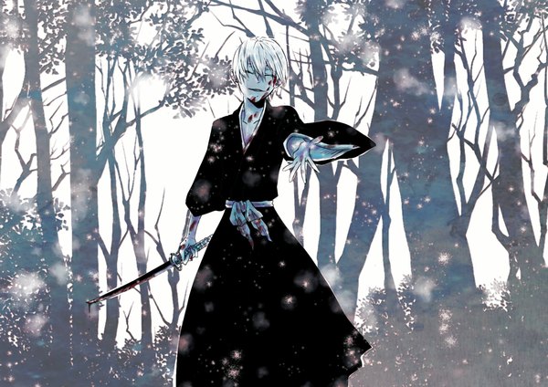 Anime picture 1131x800 with bleach studio pierrot ichimaru gin i ta (pixiv) short hair smile white hair japanese clothes boy plant (plants) sword tree (trees) belt blood forest