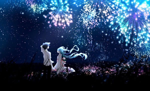 Anime picture 1000x611 with vocaloid hatsune miku aonoe long hair fringe short hair black hair wide image twintails sky eyes closed traditional clothes japanese clothes wind aqua hair night wide sleeves low twintails holding hands fireworks